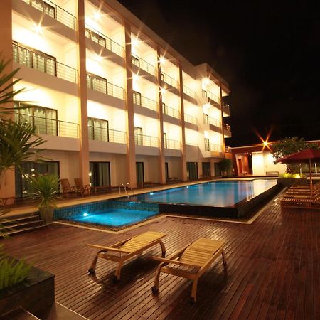 Paragon Suites Resort Jomtien Beach Exterior photo