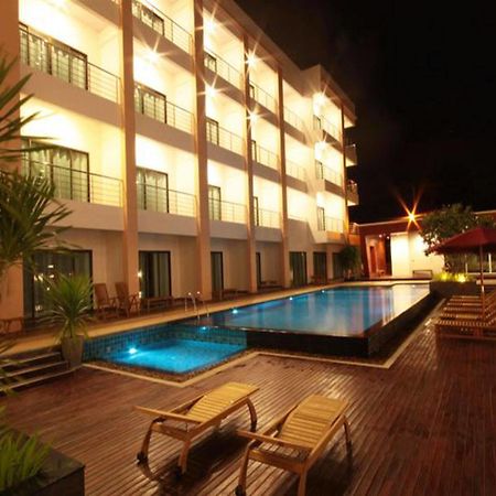 Paragon Suites Resort Jomtien Beach Exterior photo