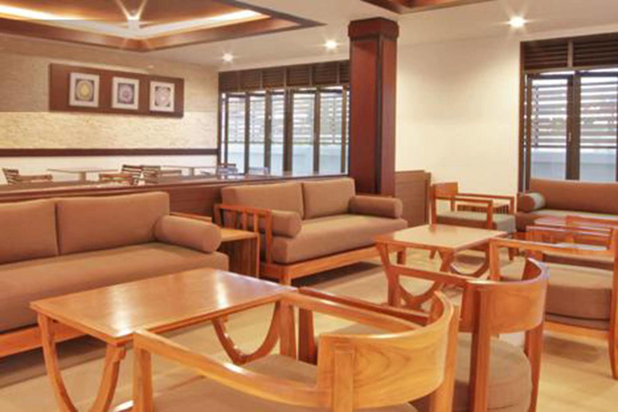 Paragon Suites Resort Jomtien Beach Exterior photo