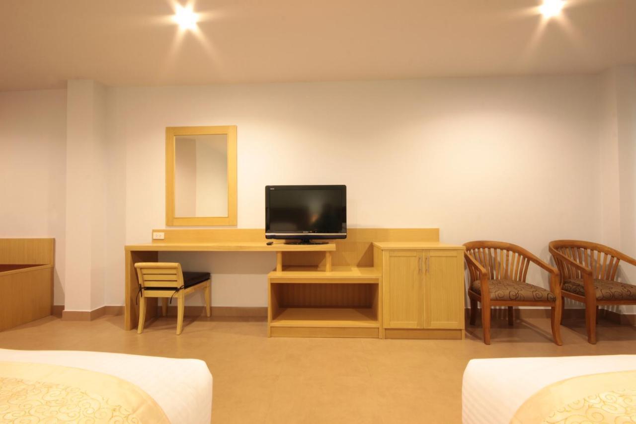 Paragon Suites Resort Jomtien Beach Exterior photo