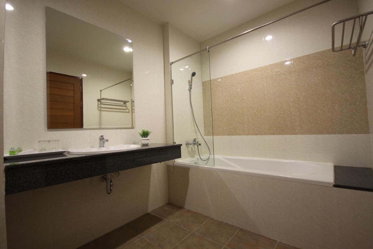 Paragon Suites Resort Jomtien Beach Exterior photo