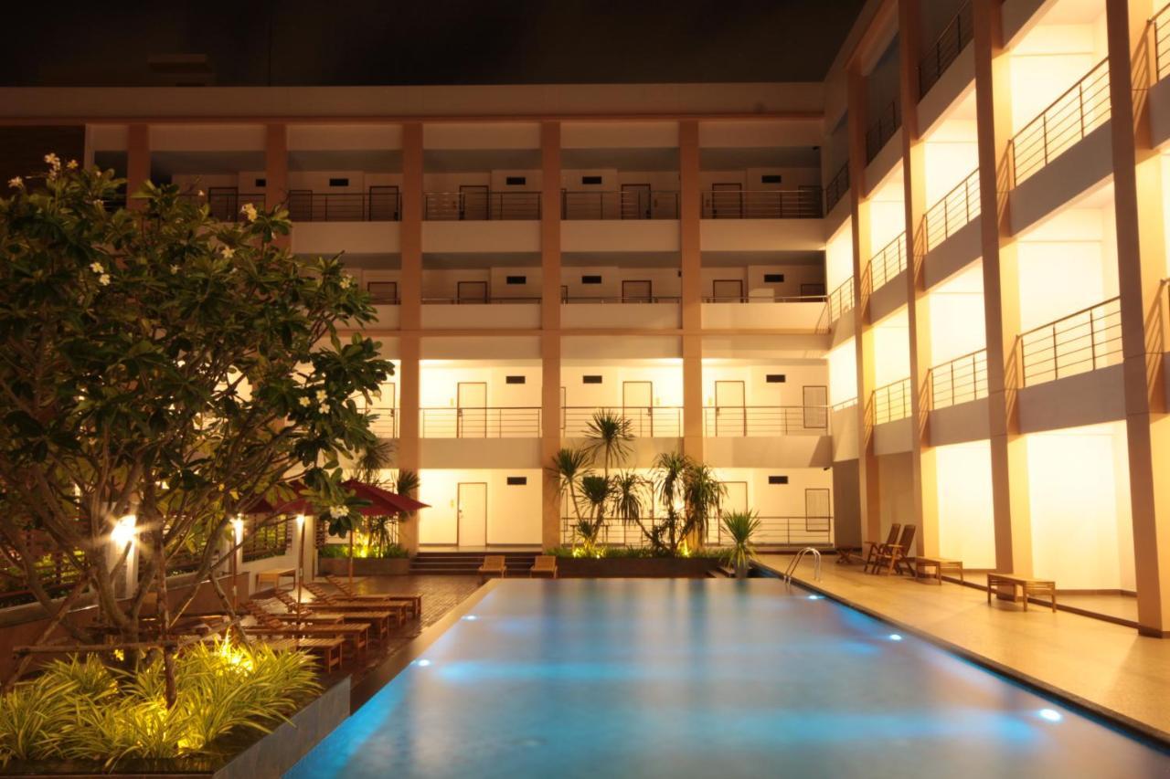Paragon Suites Resort Jomtien Beach Exterior photo